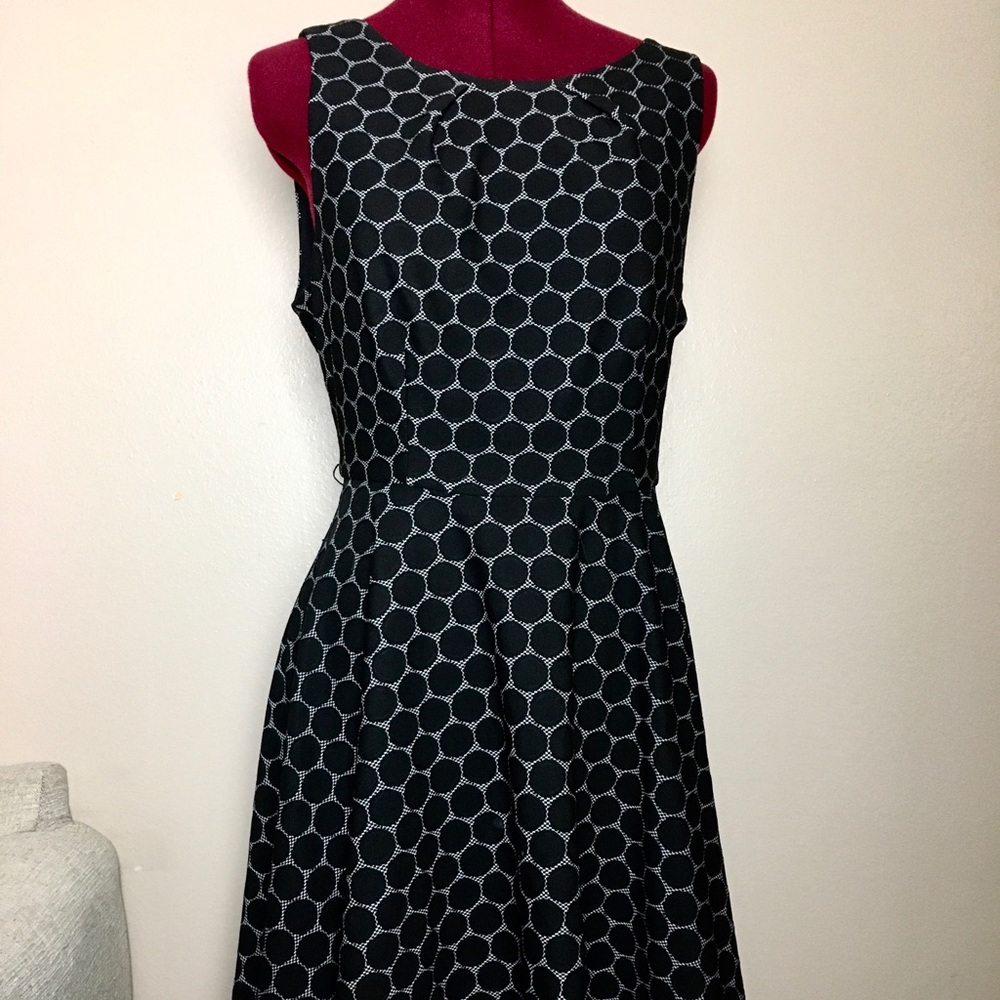 SOLD - Little Black Dress 🖤